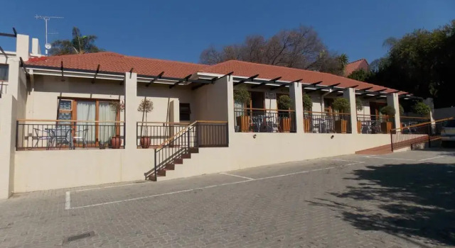 Cornerhouse on Conan Guest House, Забронировать Отель Претория городской район Претория, рядом с Moreleta Kloof Nature Reserve