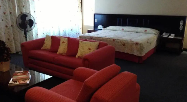 Полулюкс Real De Uruapan Hotel