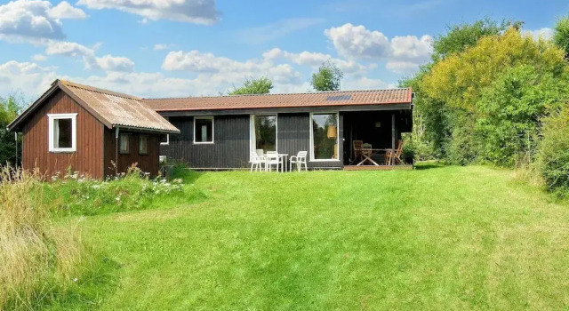 Коттедж 6 person holiday home in Fårevejle