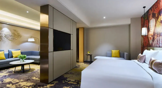 Полулюкс The Qube Hotel Shanghai Sanjiagang - Offer Pudong International Airport and Disney shuttle