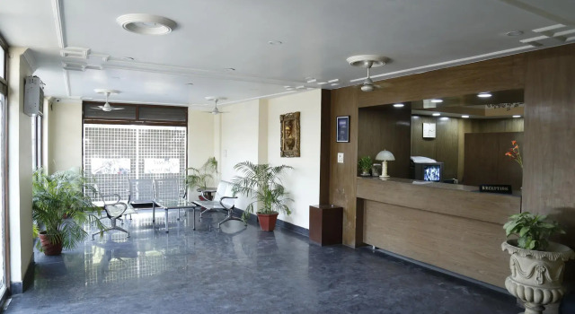 Hotel Taj Inn, Забронировать Отель Морадабад штат Уттар-Прадеш, рядом с Железнодорожная станция Морадабад