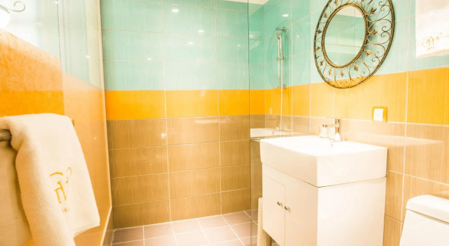 O podwyższonym standardzie dwuosobowy pokój Walker Hotel Ximen