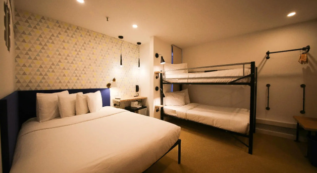 Четырёхместный номер Standard Doxie Hotel