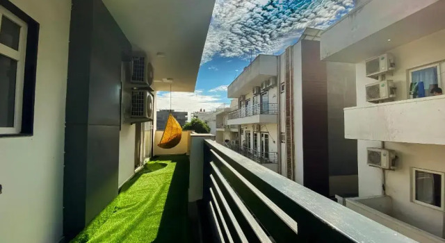 Двухместный номер Deluxe с балконом Sky Suites Huda City Center