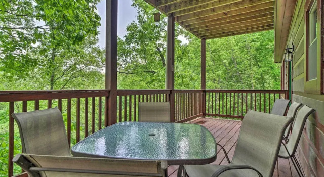 Saltwater Pool & Mtn-view Deck: Pigeon Forge Cabin