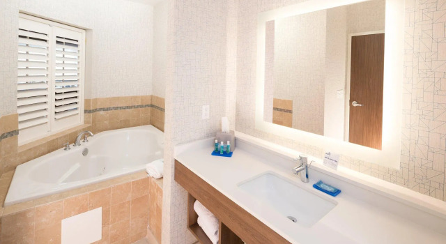 Двухместный номер Standard Holiday Inn Express & Suites - Gaylord by IHG