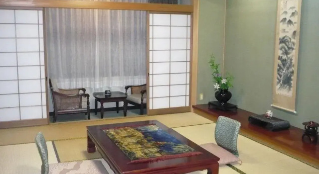 Gokayama Onsen Akaokan, Забронировать Гостевой дом Отели Нанто с парковкой, Парковка