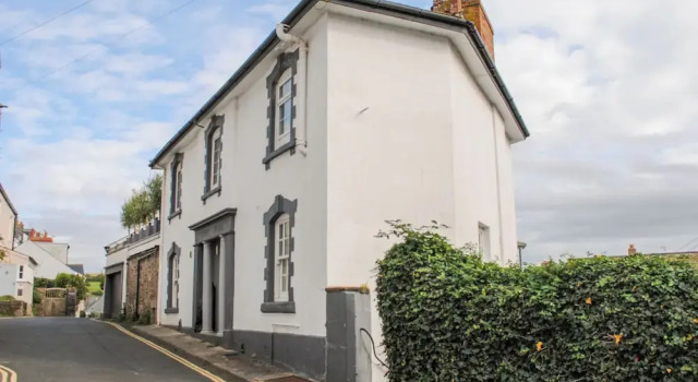 Lower Court House, Reservar Hotel Salcombe Devon