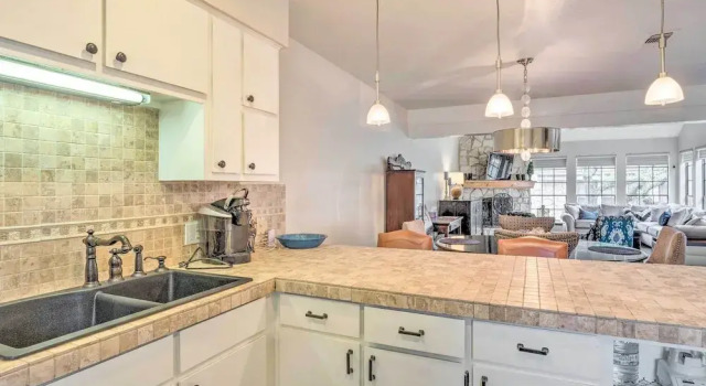 Апартаменты Horseshoe Bay Townhome w/ Patio & Outdoor Pool!