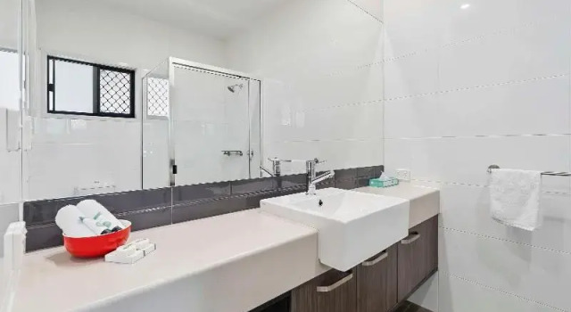 Четырёхместный номер Standard с балконом Quality Resort Parkhurst