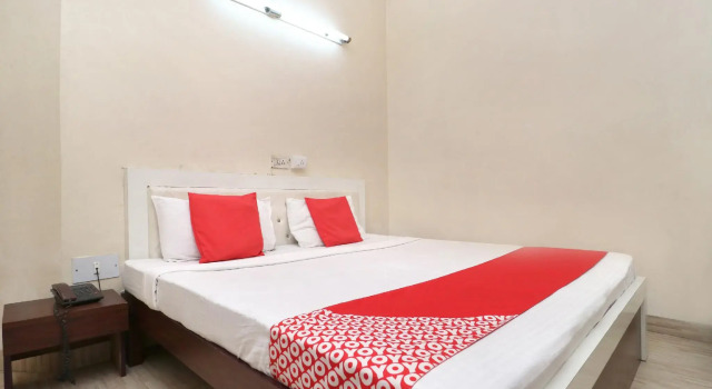 OYO 24322 Hotel Gulshan, Book Hotel Jalandhar Punjab