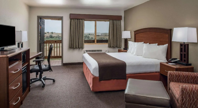 Двухместный номер Standard AmericInn by Wyndham Belle Fourche