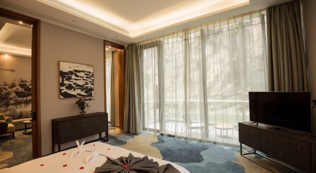 Люкс Spring Posh Roadsun International Hotel & Resort