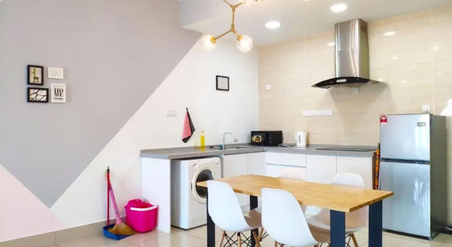 One Residences, 4 pax, 5 mins to MyTOWN
