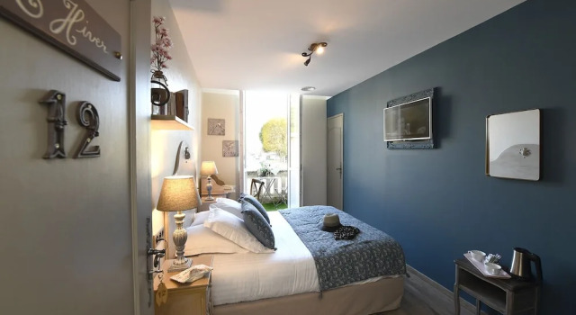 Двухместный номер Comfort с балконом The Originals Boutique, Hôtel du Parc, Cavaillon