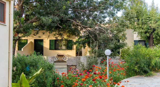 Трёхместная студия Standard Holiday Rooms