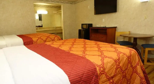Четырёхместный номер Standard Tropic Lodge