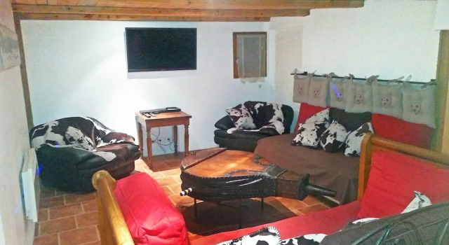 Charming Cottage Located in a Small Traditional Mountain Village, Забронировать Дом для отпуска Виллы Овернь-Рона-Альпы, Вилла