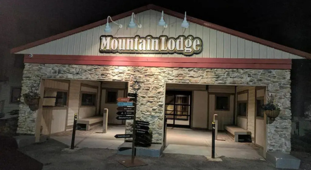 Stroll to Slopes, Village Area, Ski in-out MtLodge 345, Rezervasyon Otel Snowshoe Batı Virjinya