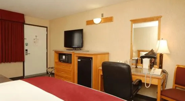 Номер Business Best Western Plus Orange County Airport North