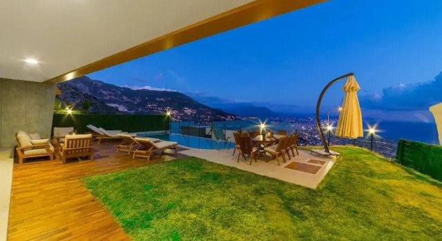 Вилла City and Sea View Pool Lüx Villa