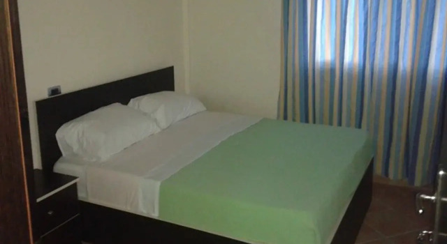 Hotel Aroma, Rezerwuj Hotel Hotele w Gjirokastër County z basenem, Basen