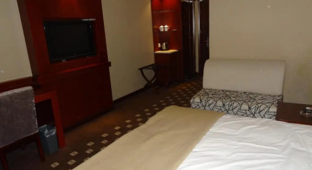Номер Standard Huilong Tower Hotel