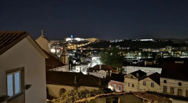 Номер Deluxe Lemon Tree House Coimbra - Courtyard garden with city views