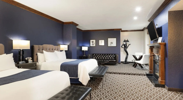 Четырёхместный номер Standard Des Lux Hotel