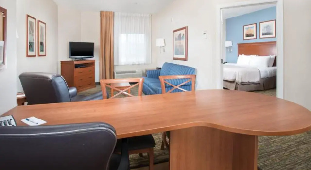Двухместный люкс c 1 комнатой Candlewood Suites Wake Forest-Raleigh Area by IHG
