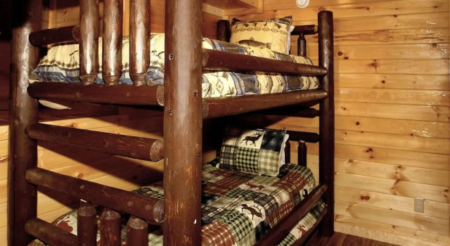 Laurel Manor Close To Downtown 4 Bed Rooms Hot Tub And Fire Pit, Забронировать Отель Отели Гатлинберг 3 звезды, рядом с Hillbilly Golf, 3*