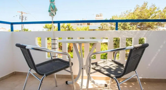 Студия Anthea Apartments