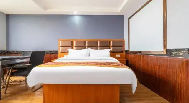 Люкс Business Shanghai Qinggang Business Hotel