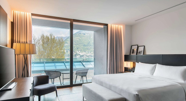 Отель Hilton Lake Como