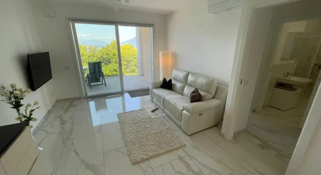 Isole Apartment With Pool and Lake View in Baveno