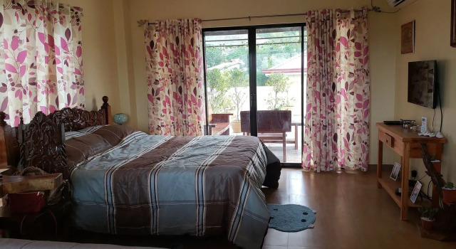 Brand New Penthouse 1BR Ocean view, Reservar Hotel Hotéis em Tacloban com pequeno-almoço, Café da manhã