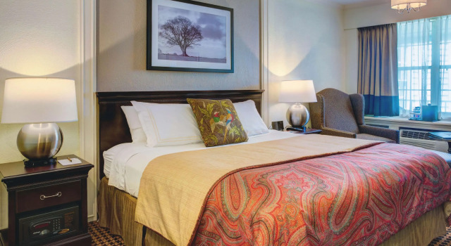 Номер Deluxe The Olde Mill Inn Basking Ridge