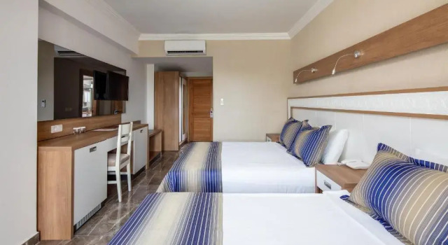 Трёхместный номер Deluxe Galeri Resort Hotel