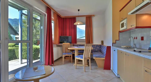 Апартаменты с балконом и с красивым видом из окна Hotel Garni Zerza