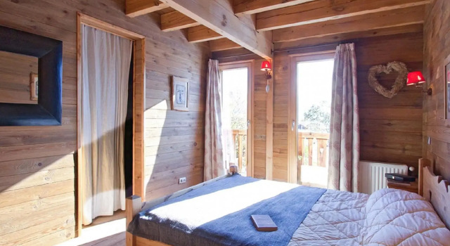 Little gem with fireplace on the slopes in Alpe d'Huez