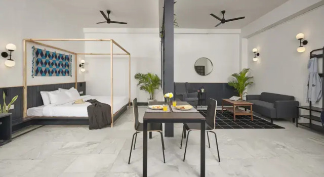 Poshtel VNS