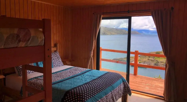 Бунгало с видом на воду Patagonia Acres Lodge