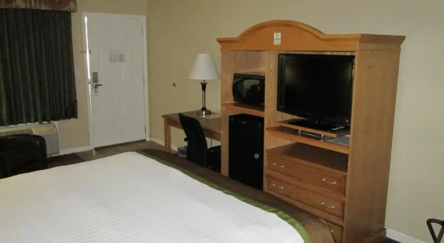 Woodland Inn, Buchen Sie Hotel Coushatta Louisiana