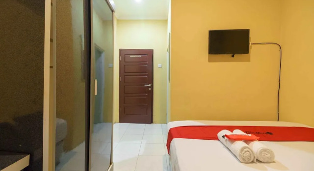 Двухместный номер Standard RedDoorz Syariah Near Jam Gadang Bukit tinggi 2