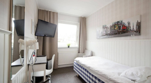 Lages Motel, Book Motel  