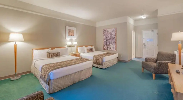 Номер Standard The Cedars Inn Hotel & Convention Centre