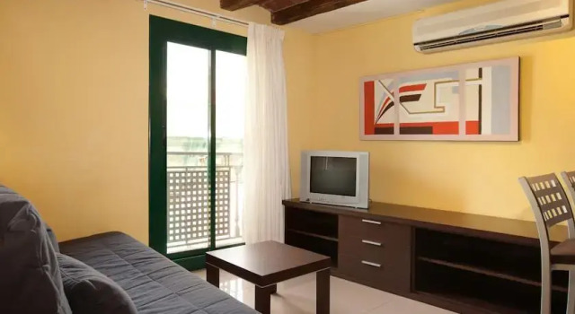 Lodging Apartments Liceu G2, Забронировать Апартаменты/квартира Старый город Барселона, рядом с Приход Св. Августина