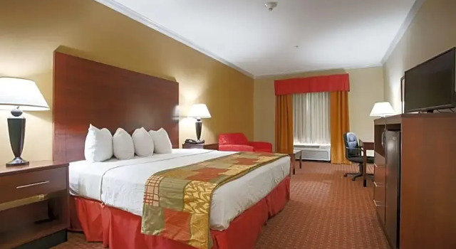 Четырёхместный номер Standard Best Western Eufaula Inn