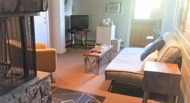 Коттедж The Lighthouse Inn & Suites
