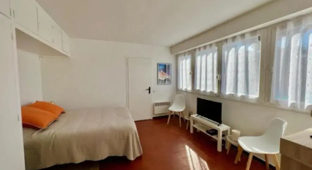 Апартаменты 35m with Pool for Couple in Saint Tropez